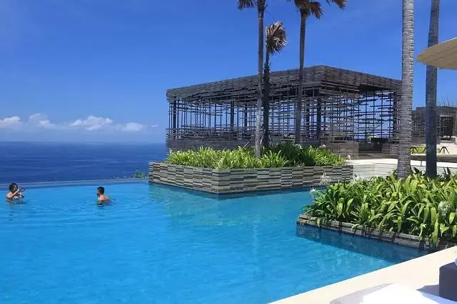 Bali-I flew to Alila Bali and slept there for 3 nights. It’s a hotel where celebrities gather to get married. It really deserves its reputation.