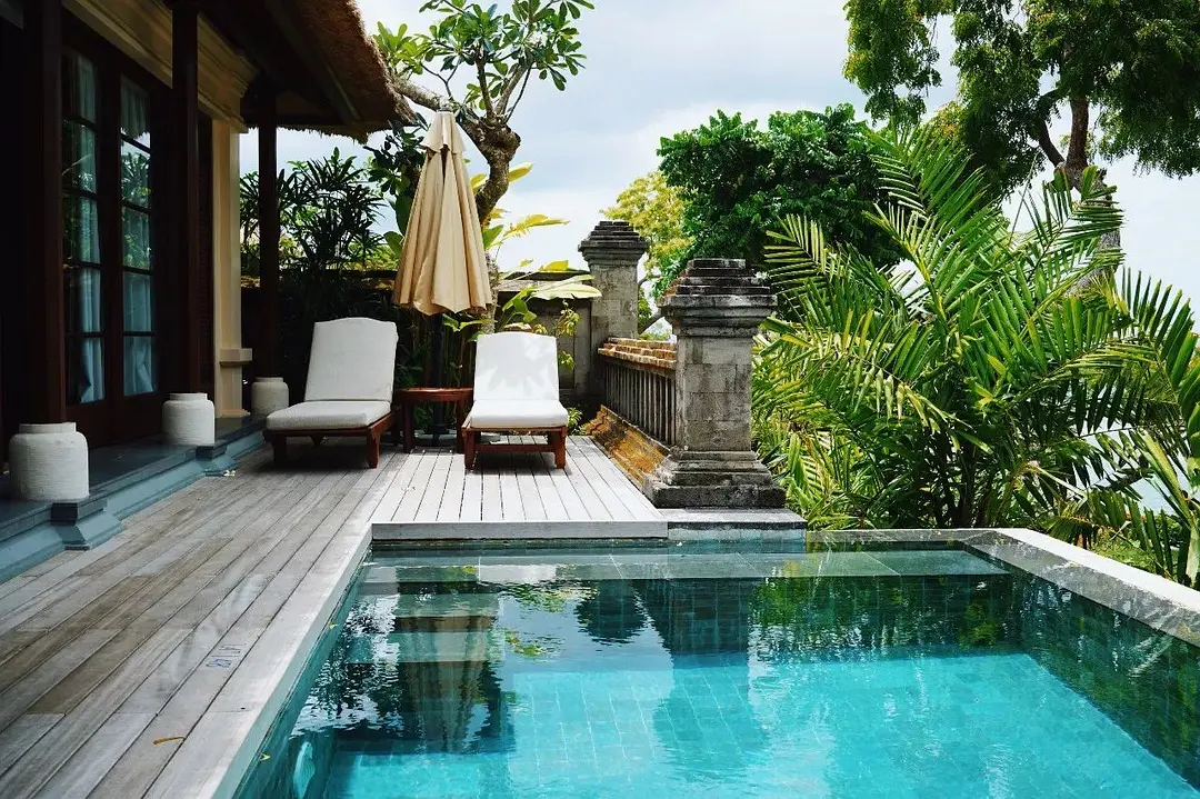 Bali-In Bali, I plant rice, surf, go to the SPA, and sleep until I wake up naturally every day.