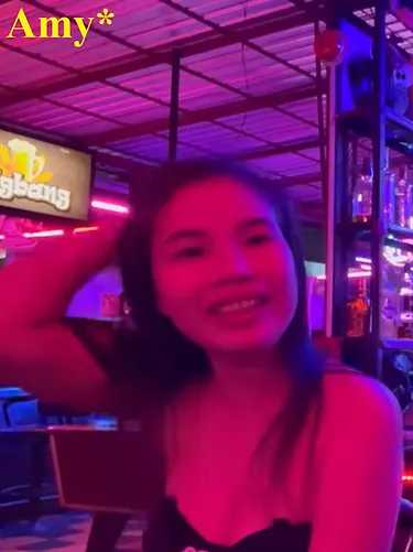 Pattaya-Visited Pattaya Beer Bar Oh Bar, 20 year old girl with huge breasts gave me blowjob