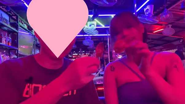 Pattaya-Visited Pattaya Beer Bar Oh Bar, 20 year old girl with huge breasts gave me blowjob