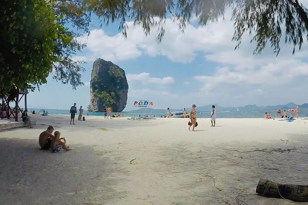Krabi-Fragments of Krabi Town in Thailand travel, experience the atmosphere of local life