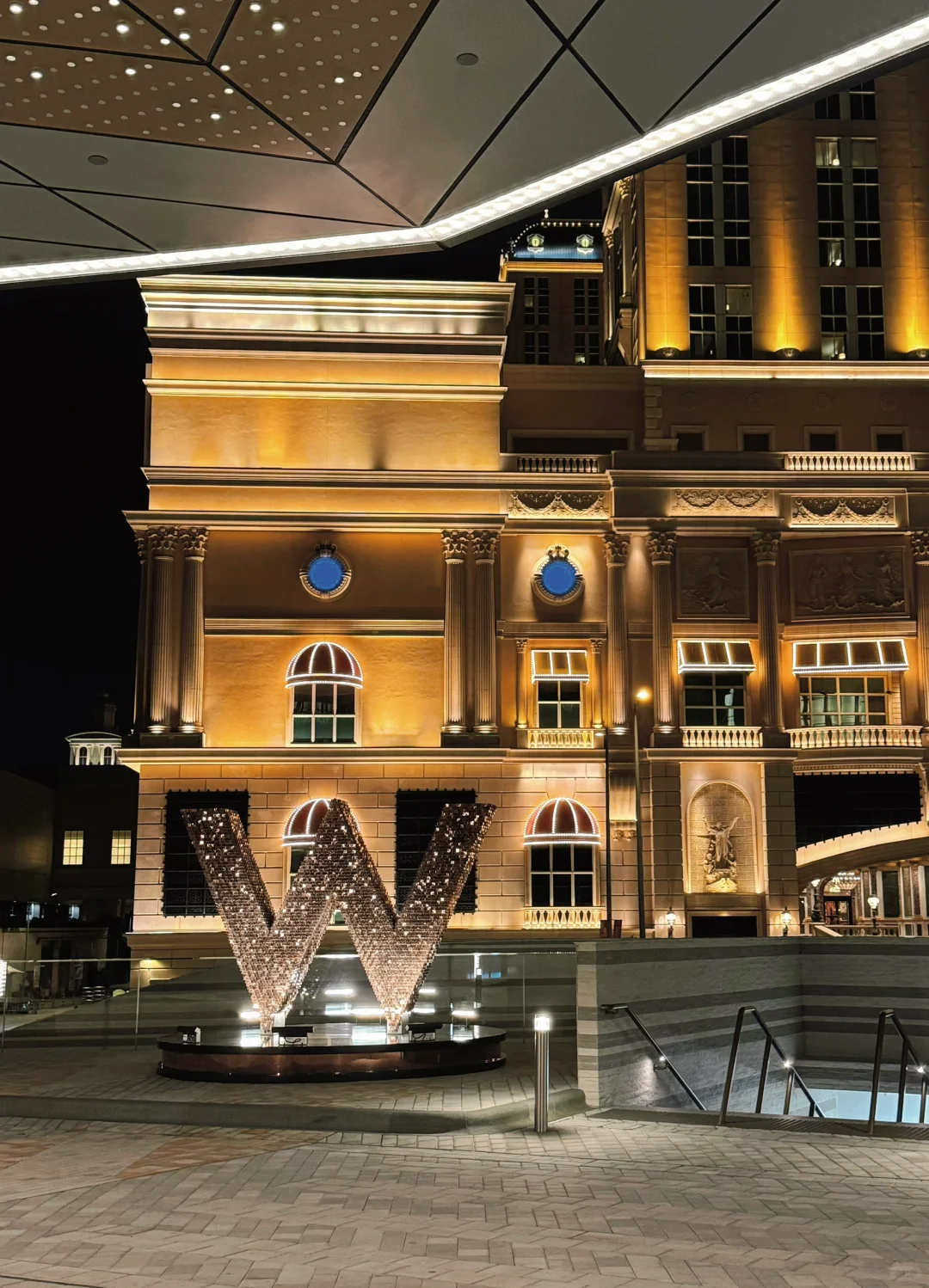 Macao-W Hotel Macau offers free suite upgrades for members, gaming and shopping malls