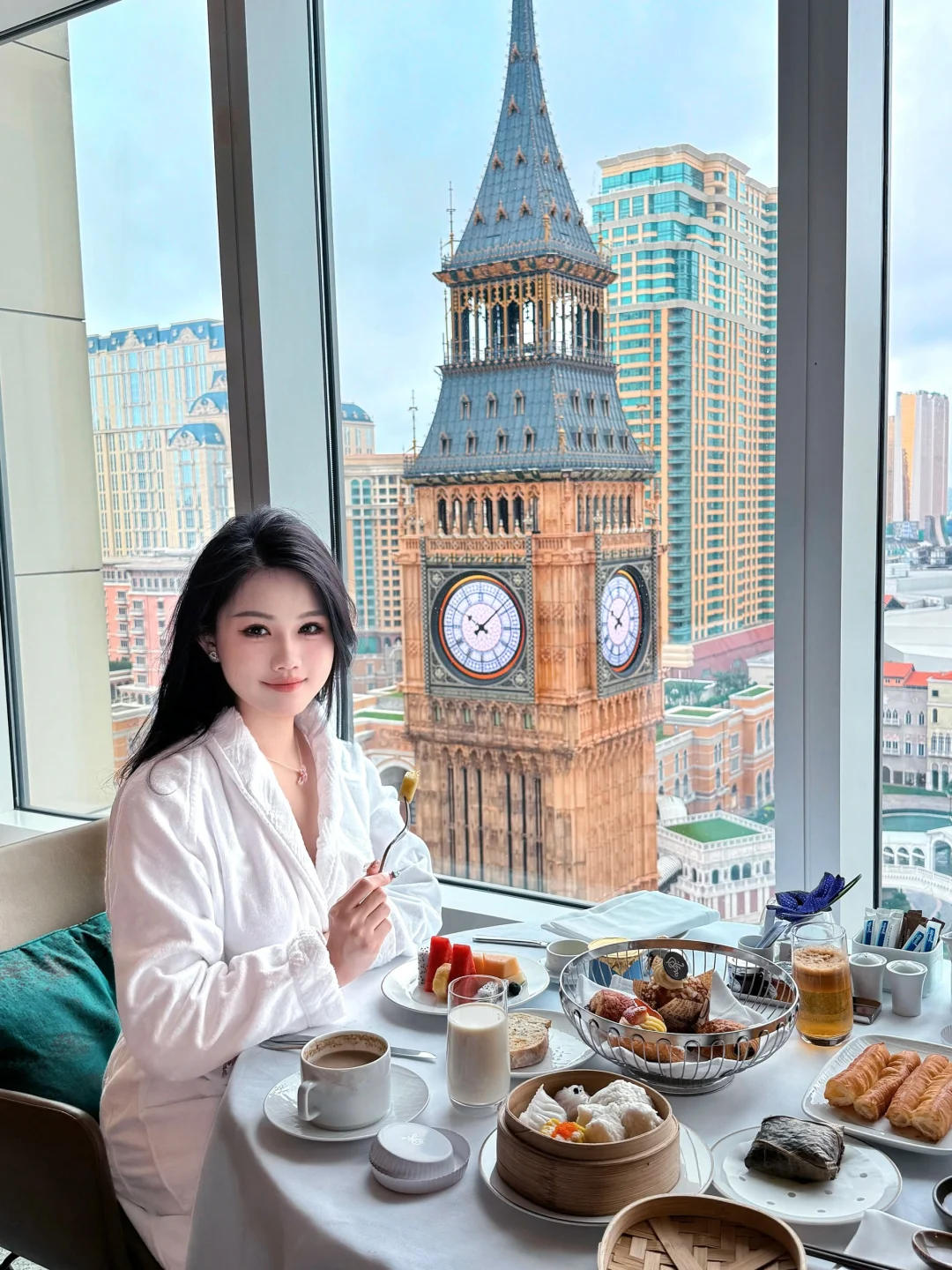 Macao-Stay in the 1317 Internet celebrity room at the St. Regis Macau, with 24-hour free beverage service