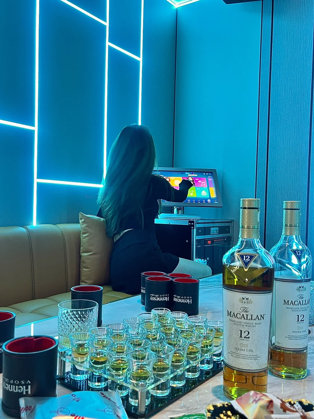 Macao-Macau Dynasty VIP Club's new KTV, there are beautiful girls playing games with you