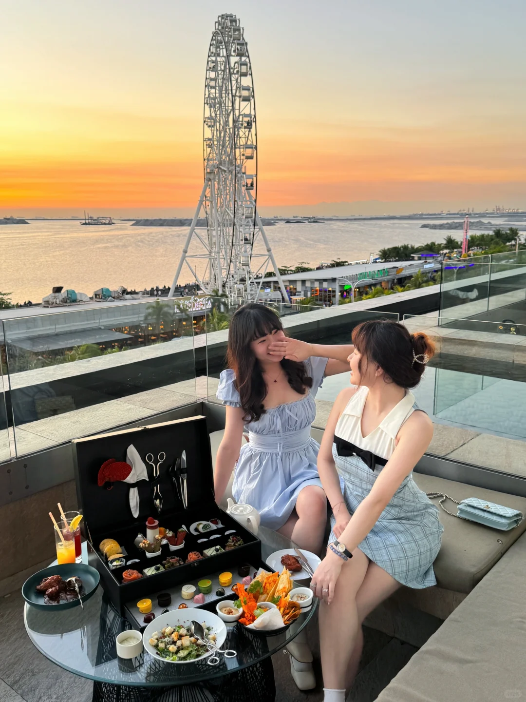 Manila/Luzon-Afternoon tea at Conrad Manila, watching the sunset on the Ferris wheel by the sea