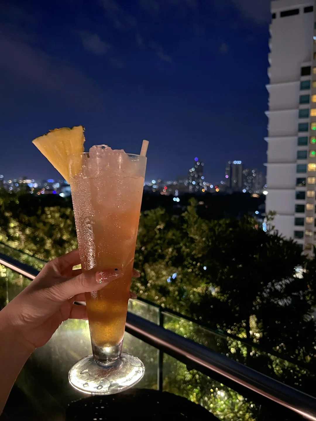 Manila/Luzon-I'M Hotel and Mirèio Reviews at Raffles Makati SkyRise Hotel Restaurant and Bar