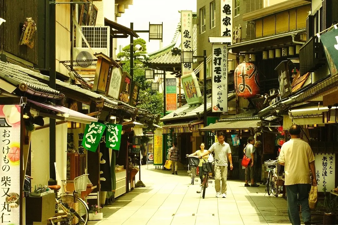 Tokyo-I grew up in Katsushika Shibamata, Tokyo, and was raised by the water of Emperor Shikaku.