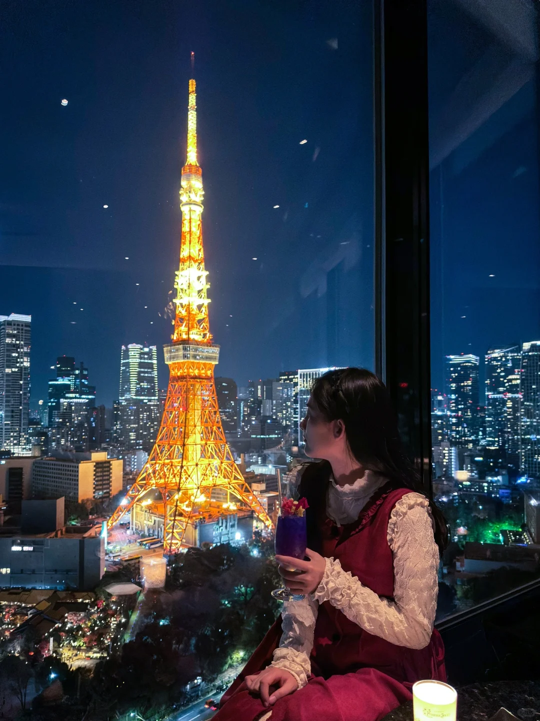 Tokyo-Sky Lounge Stellar Garden is a sky bar with a panoramic view of Tokyo Tower