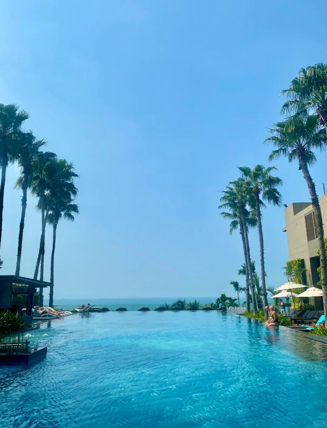 Pattaya-Pattaya｜Cape Dara resort, a hotel with a private beach, the sunset at the swimming pool is super beautiful