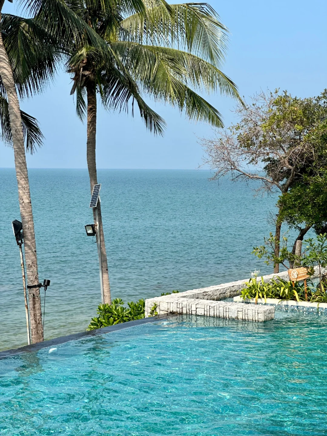 Pattaya-Pattaya｜Cape Dara resort, a hotel with a private beach, the sunset at the swimming pool is super beautiful