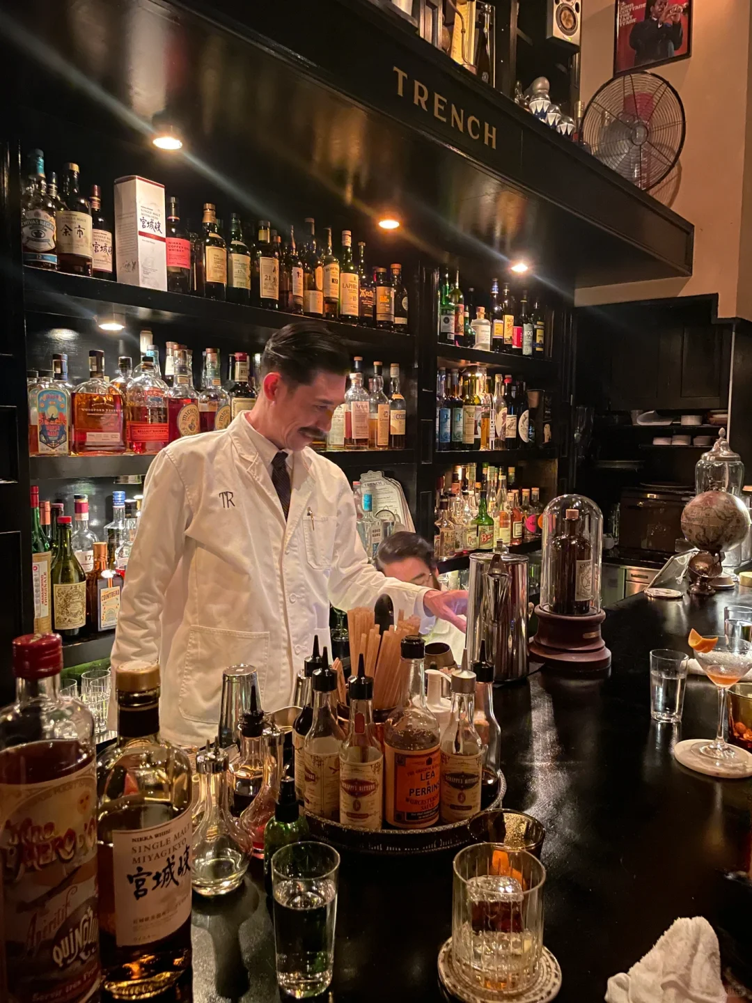 Tokyo-Tokyo Bar Trench, selected as one of the World's Best Bars, the customers are very friendly