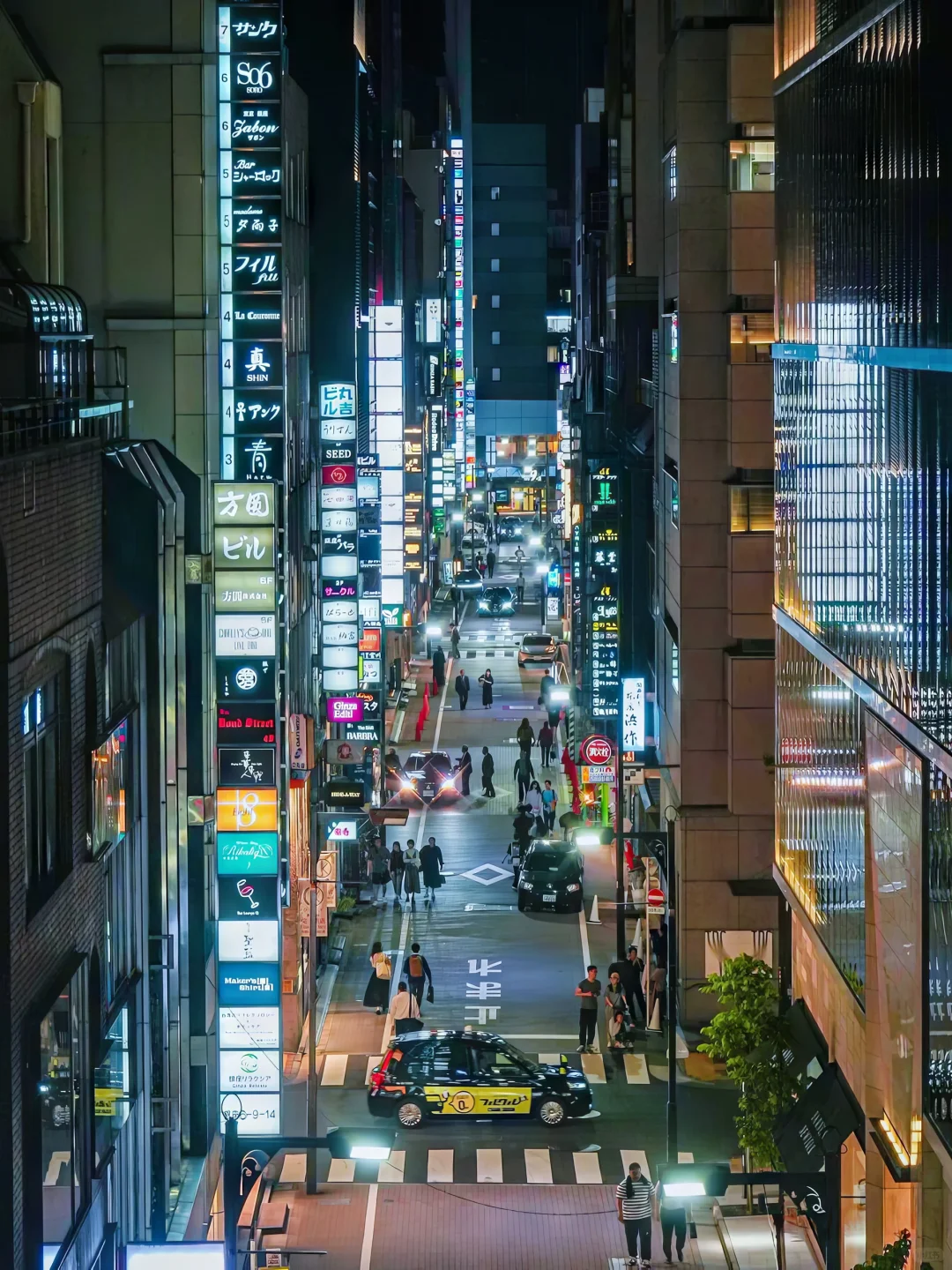 Tokyo-Visit Ginza and discover the most luxurious neighborhood in Japan!