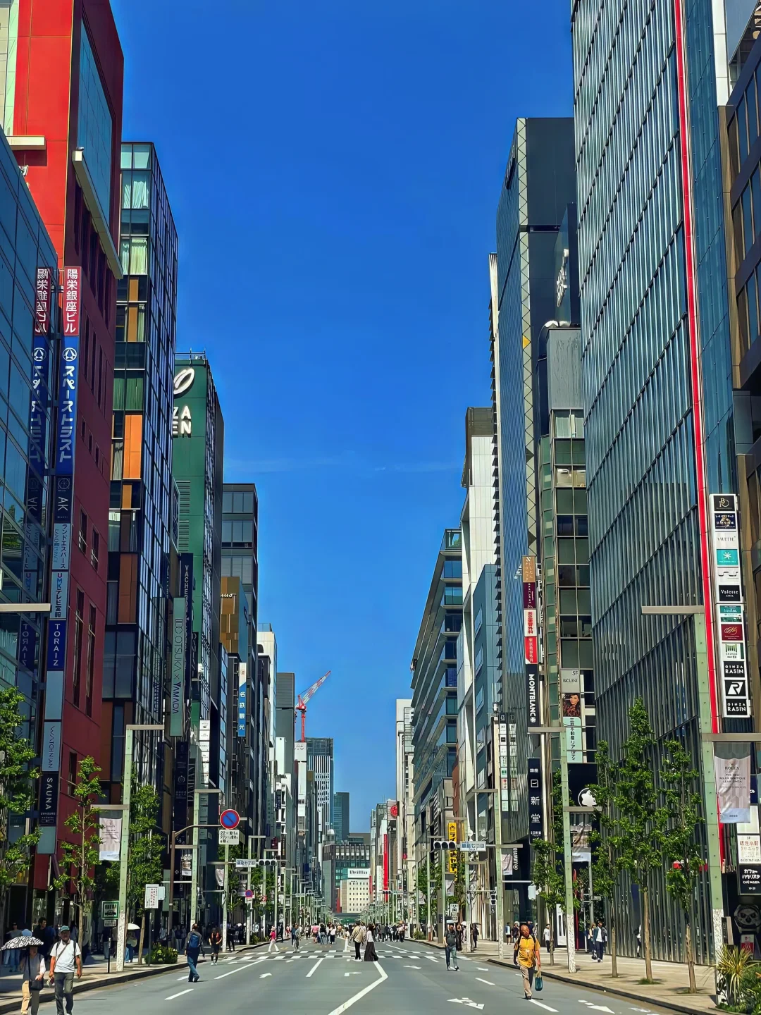 Tokyo-Visit Ginza and discover the most luxurious neighborhood in Japan!