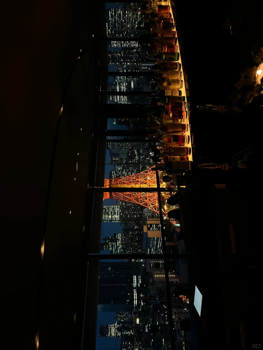 Tokyo-You can see the night view of Tokyo Tower, and the panoramic floor-to-ceiling window high-altitude bar is $20/person