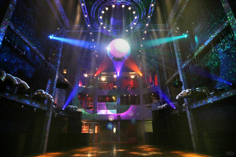 Tokyo-WOMB Bar in Shibuya, Tokyo, Japan ranks second in the world nightclub rankings