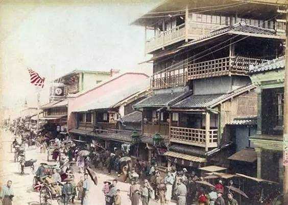 Osaka-Dotonbori（どうとんぼり）, Osaka's landmark food district, has authentic takoyaki and okonomiyaki