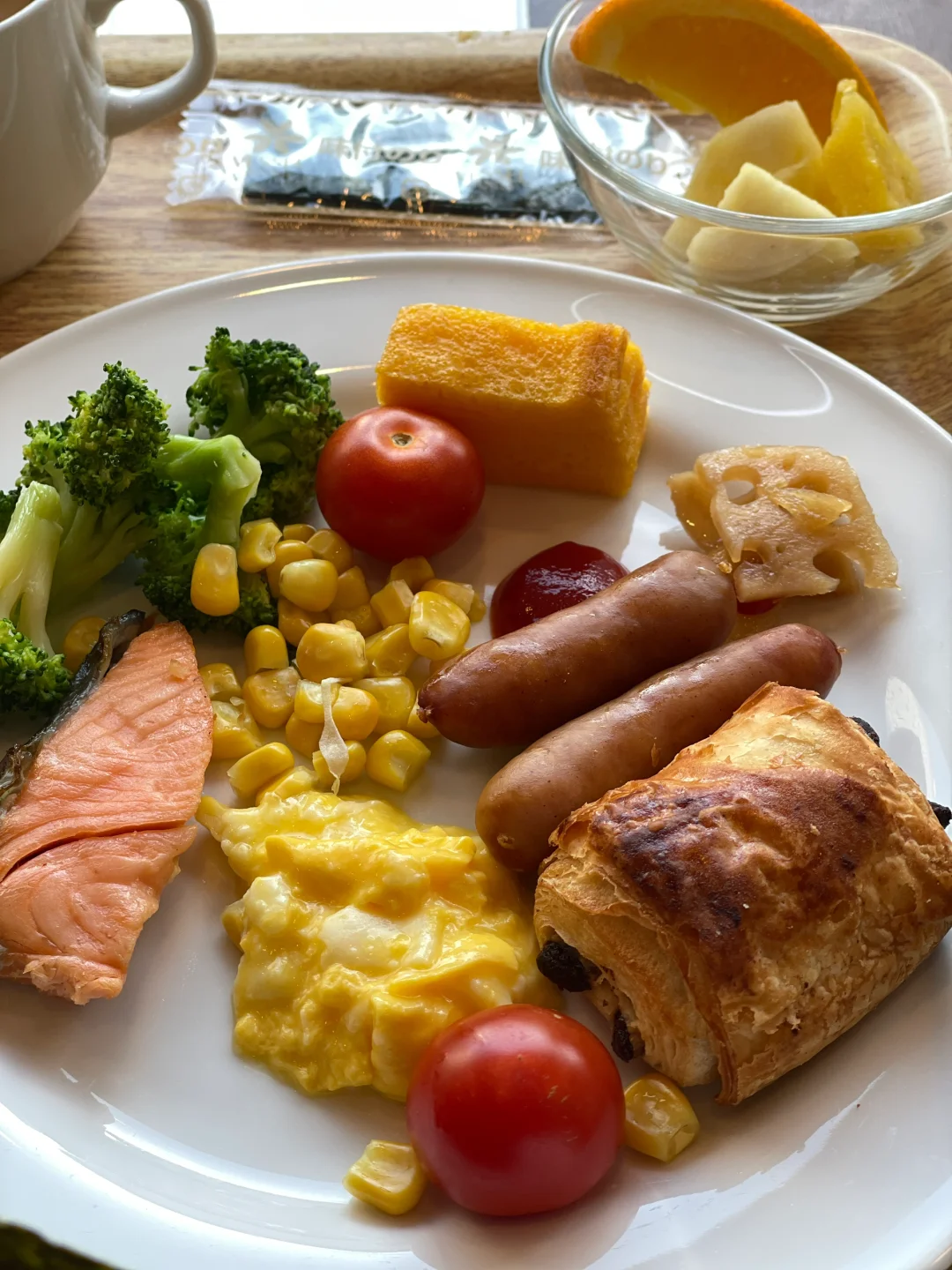 Sapporo/Hokkaido-Vessel Inn Sapporo Nakajima Park Hotel, seafood rice for breakfast