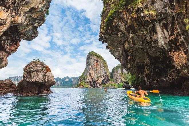 Krabi-Krabi, a small island far away from the hustle and bustle, is a karst wonderland on the sea!