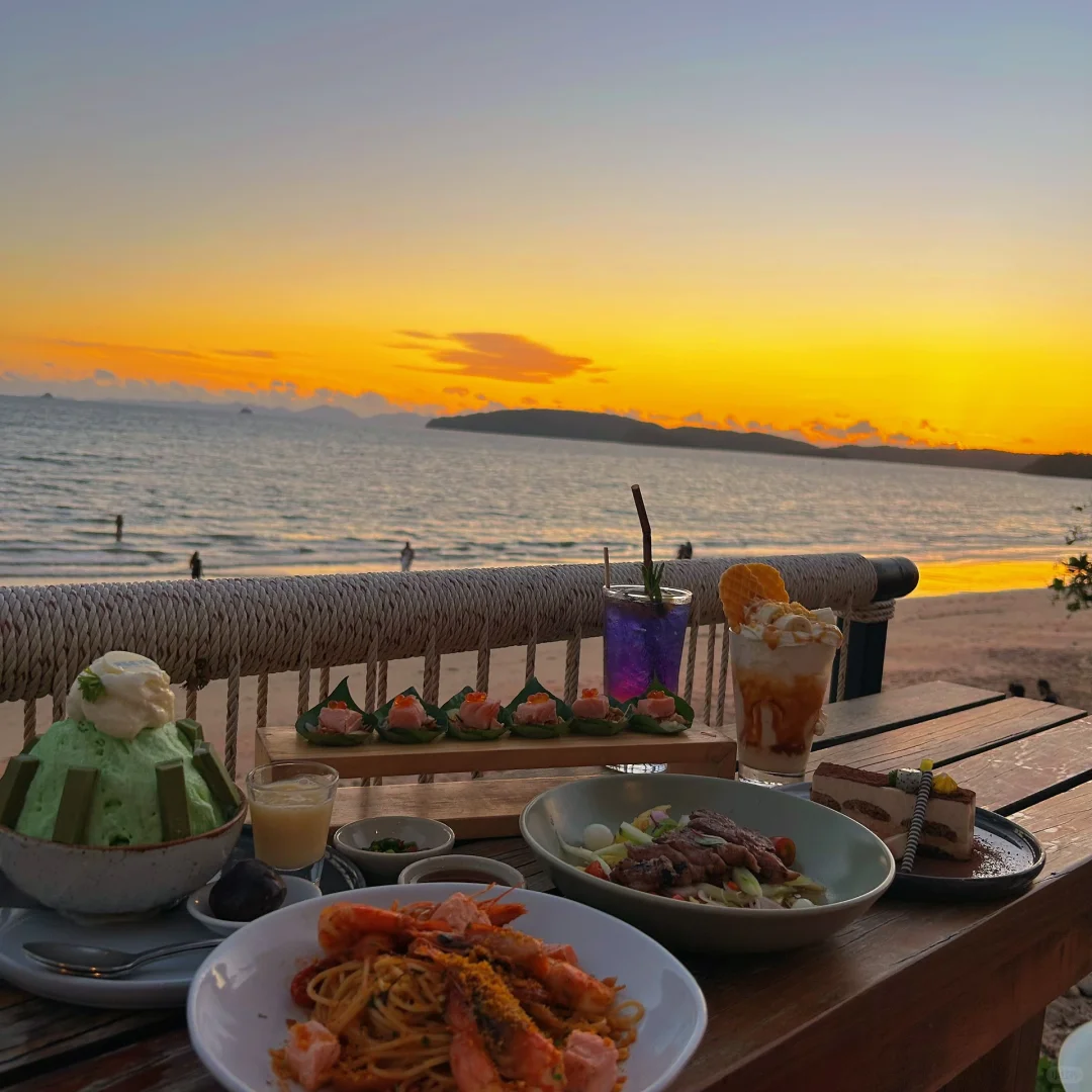 Krabi-Reeve Sunset Restaurant in Ao Nang Beach, Krabi, enjoy the beautiful sunset view