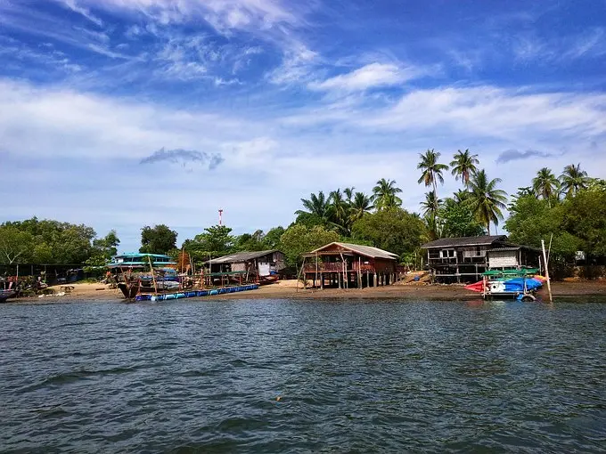 Krabi-Eat, drink and lie down in Krabi, put on a flowery dress and look at the mountains and the sea