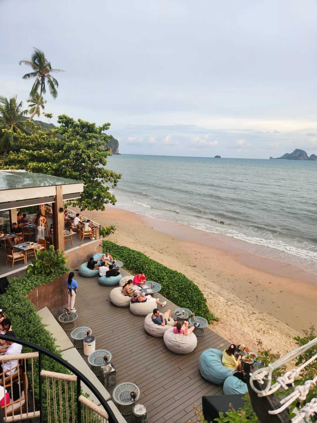 Krabi-An unforgettable Father's Day, Krabi's most beautiful sunset seaside restaurant Reeve