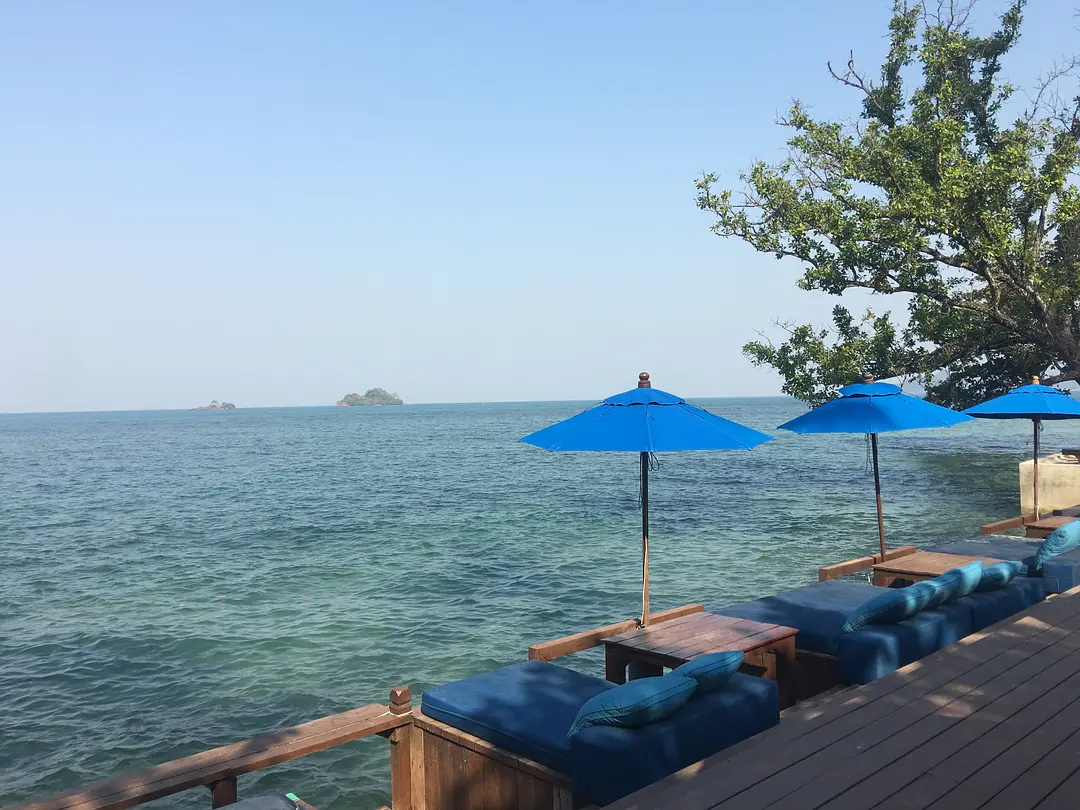 Bangkok-The third time I went to Thailand, I chose Koh Chang. This is where I eat, stay and play!