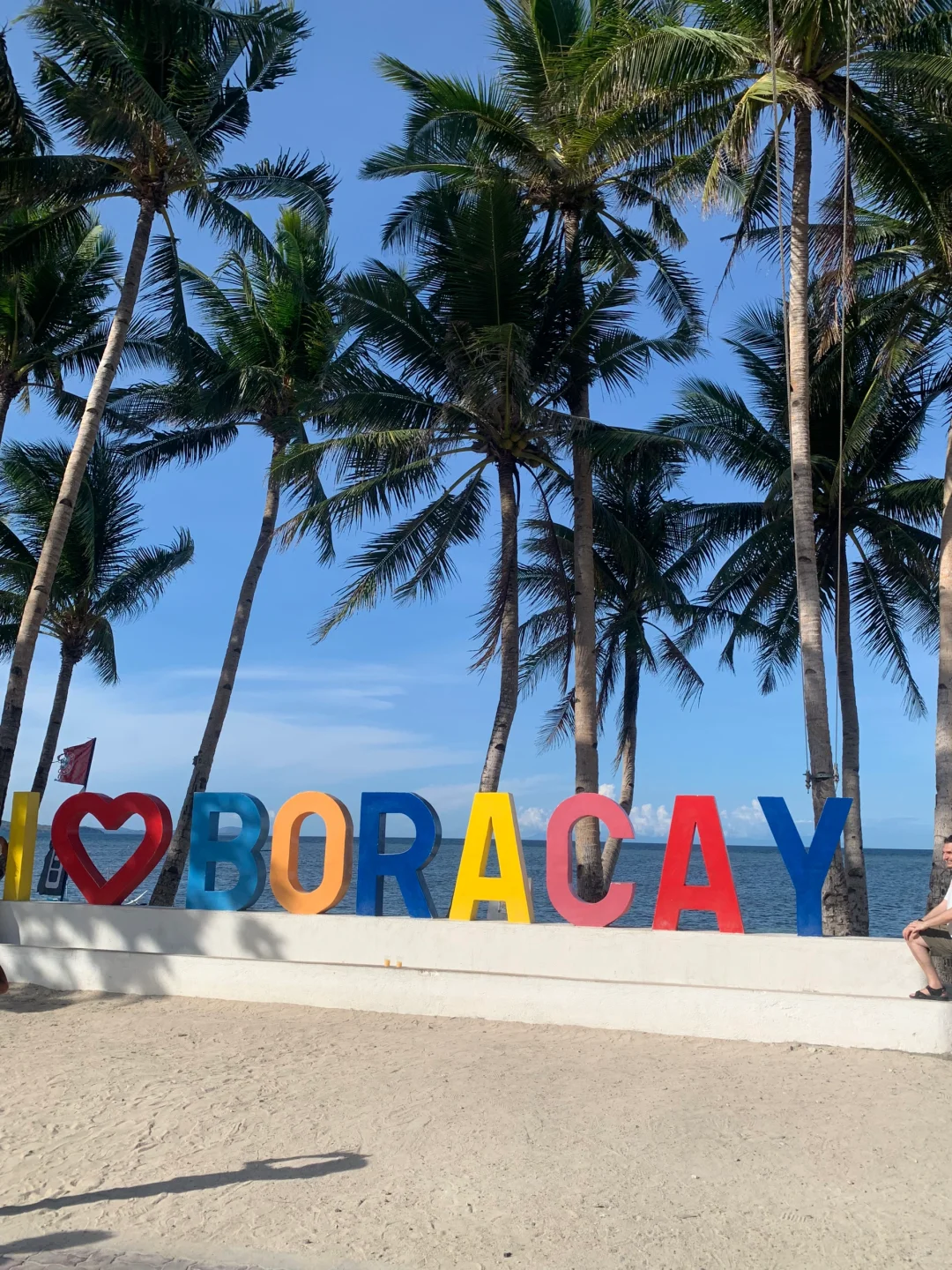 Boracay-Calma Cafe🌴Boracay Tree House Cafe, the net bed and tree house are my favorites