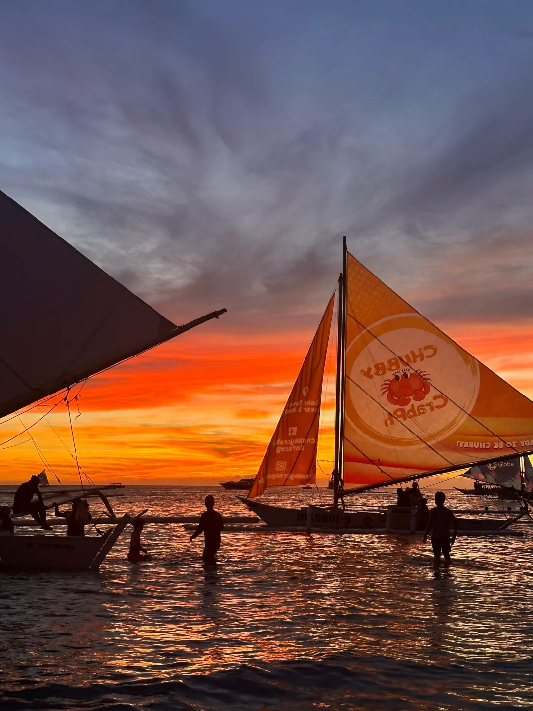 Boracay-Sunset sailing⛵️, I would like to call it the best entertainment option in Boracay