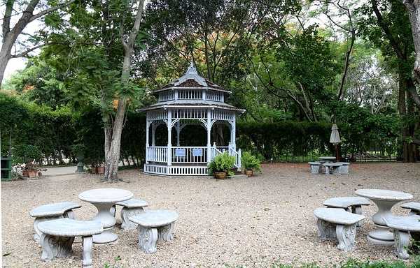 HuaHin-HuaHin, the back garden of Bangkok, the summer resort of the Thai royal family