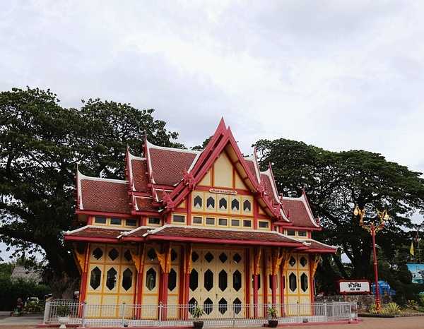 HuaHin-HuaHin, the back garden of Bangkok, the summer resort of the Thai royal family