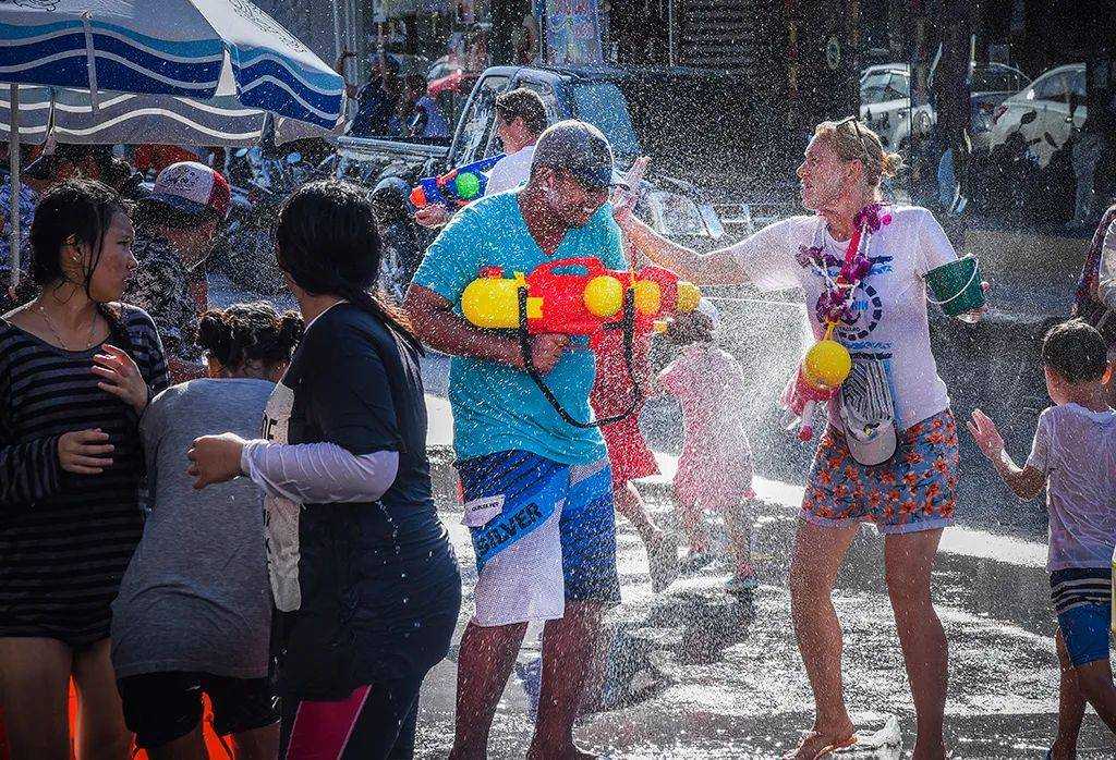 Bangkok-Let me show you the real wet Songkran Festival in Thailand