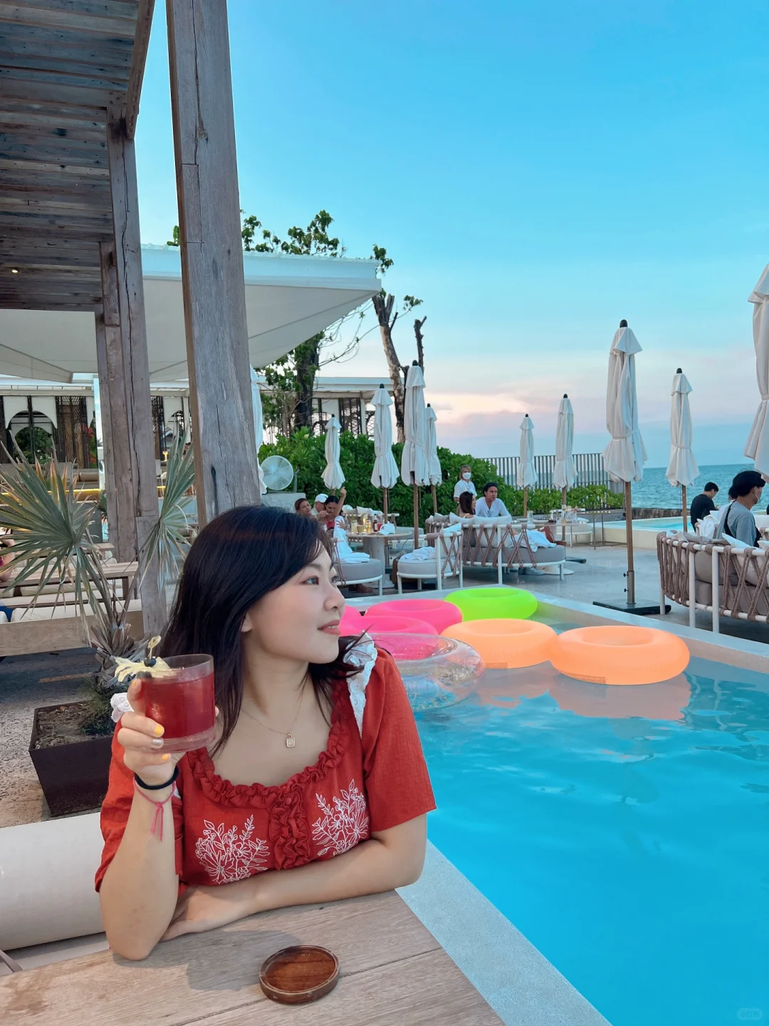 HuaHin-Sundance Dayclub, a seaside restaurant offering afternoon tea and dinner