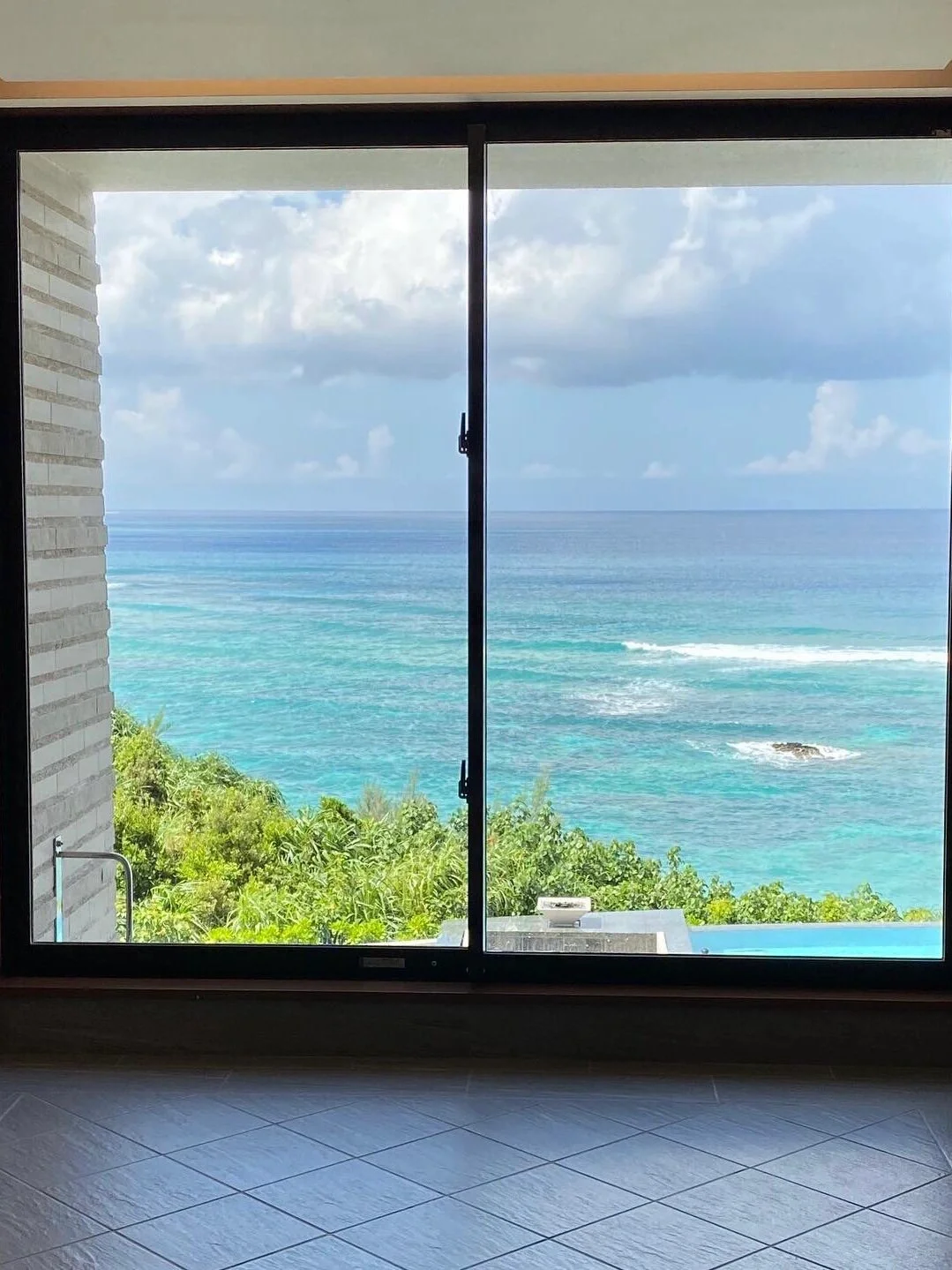 Okinawa-When traveling to Okinawa, you must stay at Halekulani, a top hotel that you cannot miss