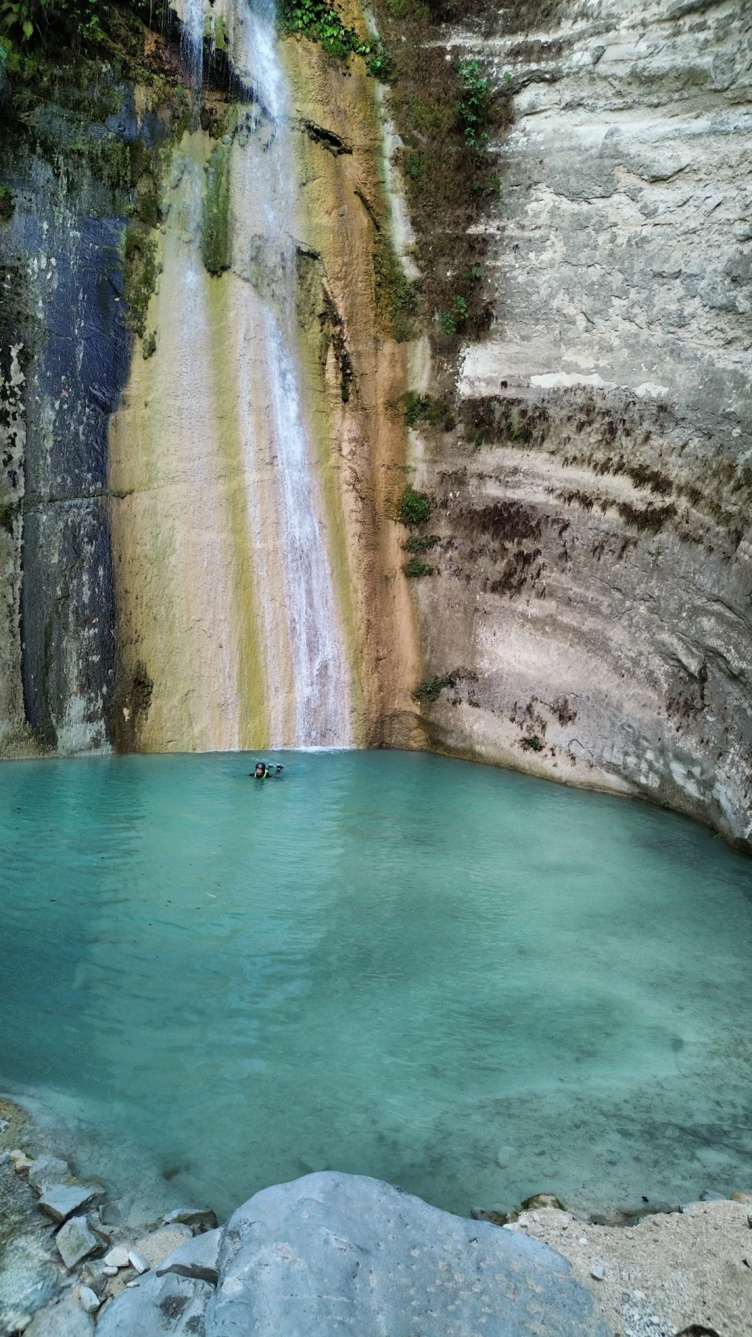 Cebu-Dao Falls, a family-friendly river tracing route, is a small attraction in Cebu Island