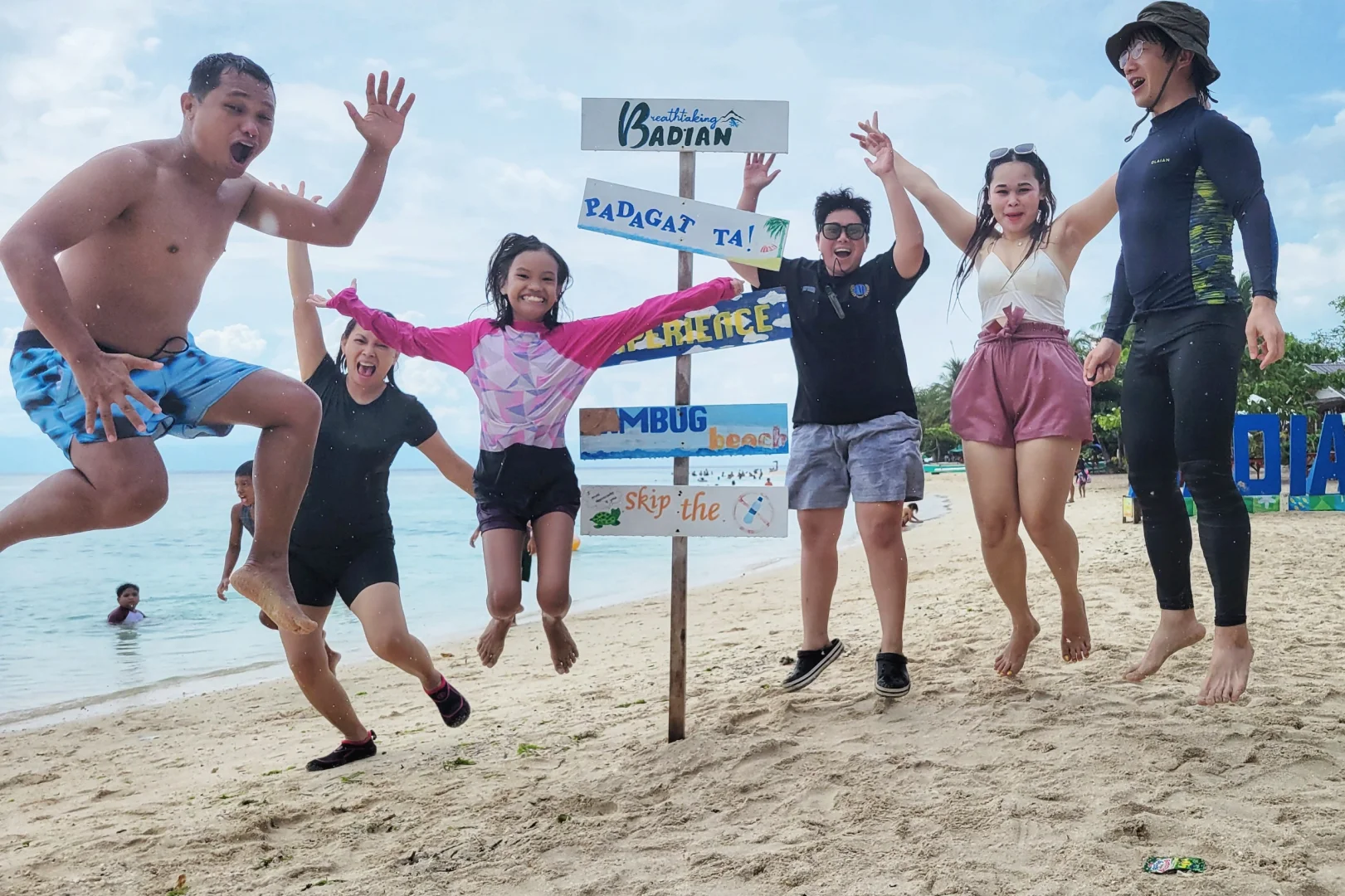 Cebu-Cebu Lumbug Beach, clear blue water and white sand