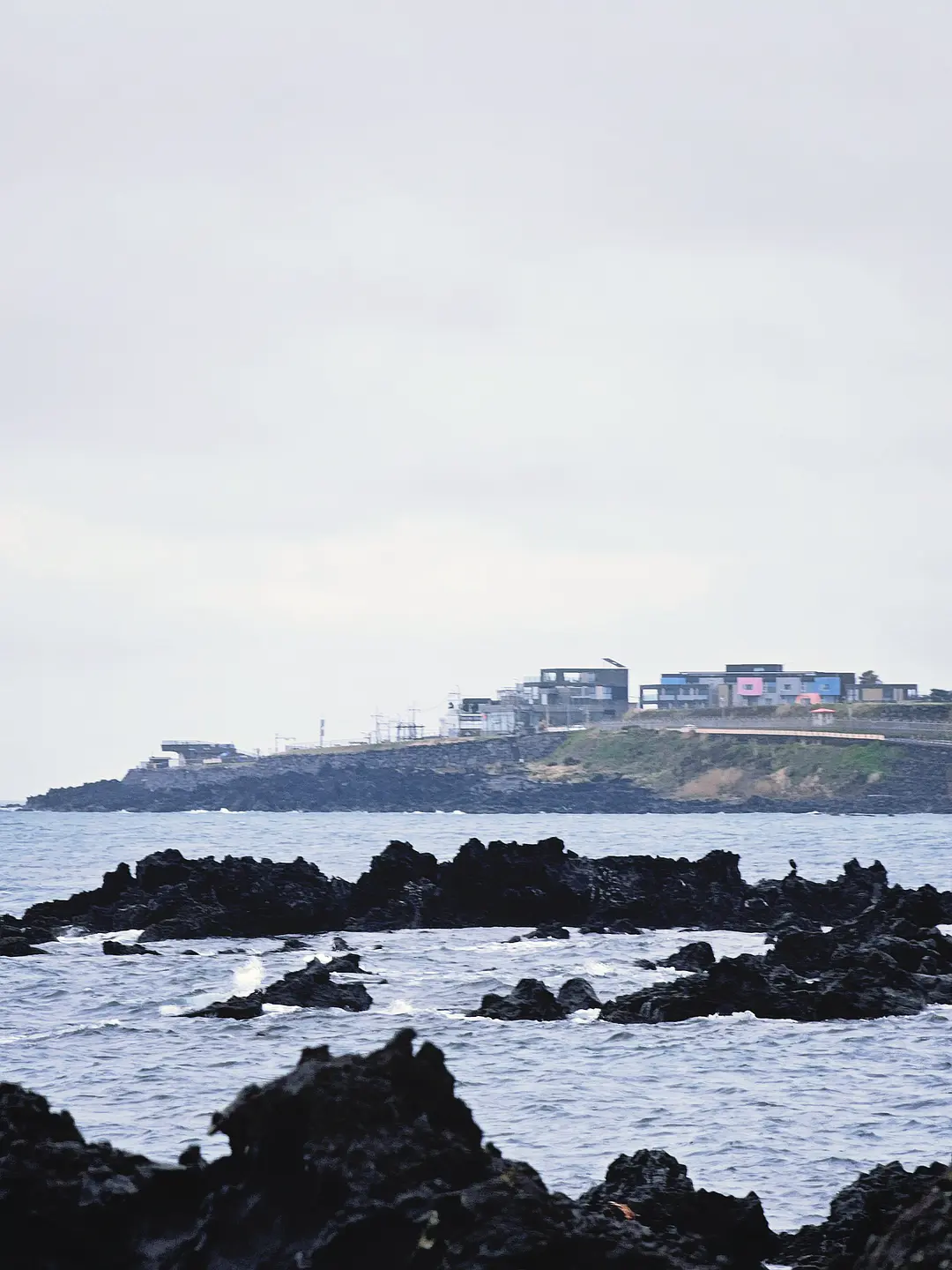 Busan/Jeju-Come to Jeju Island to see the crystal clear sea during the holidays