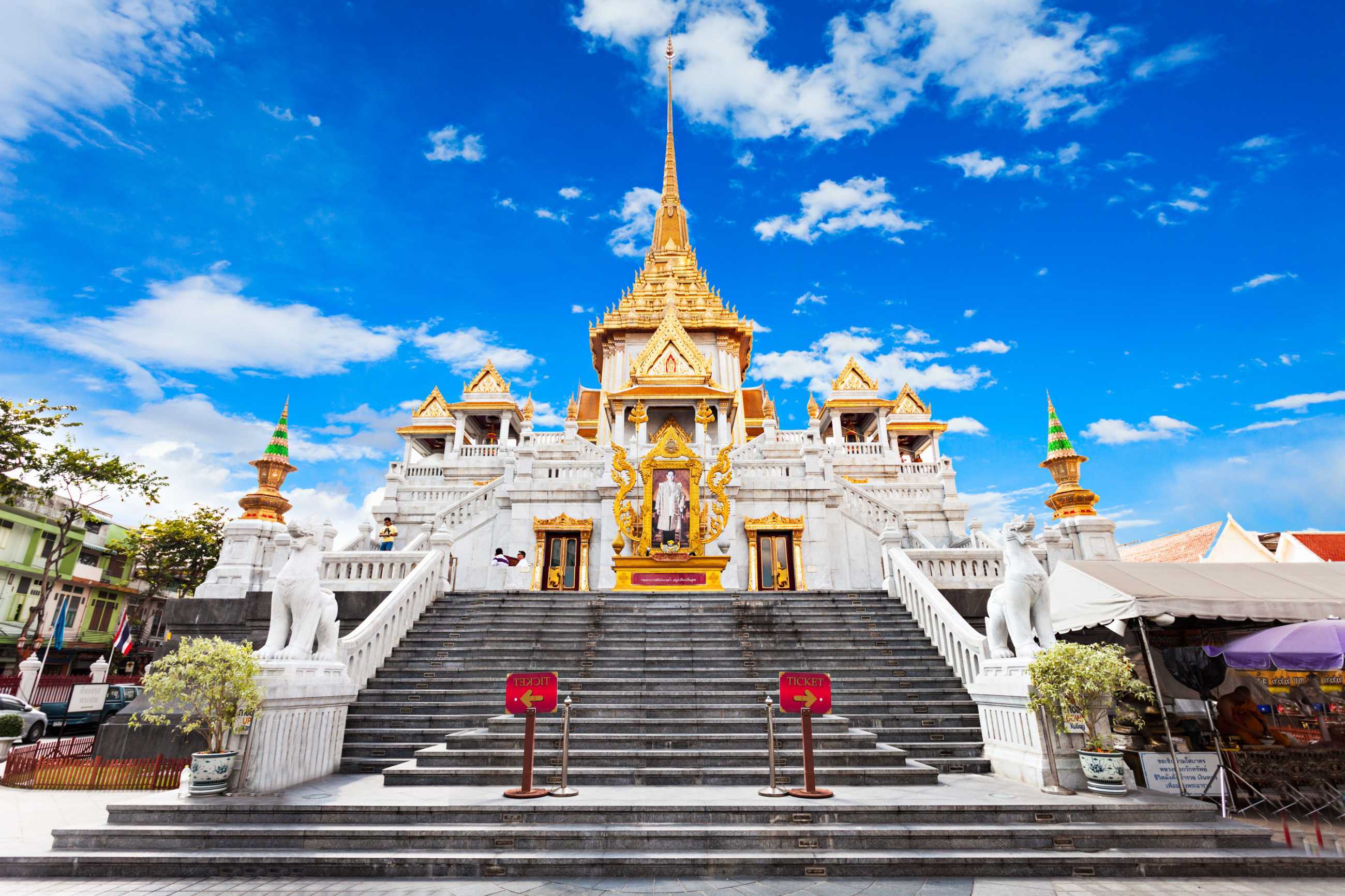 Bangkok-Wat Traimit Wittayaram Worawihan is dedicated to the Golden Buddha