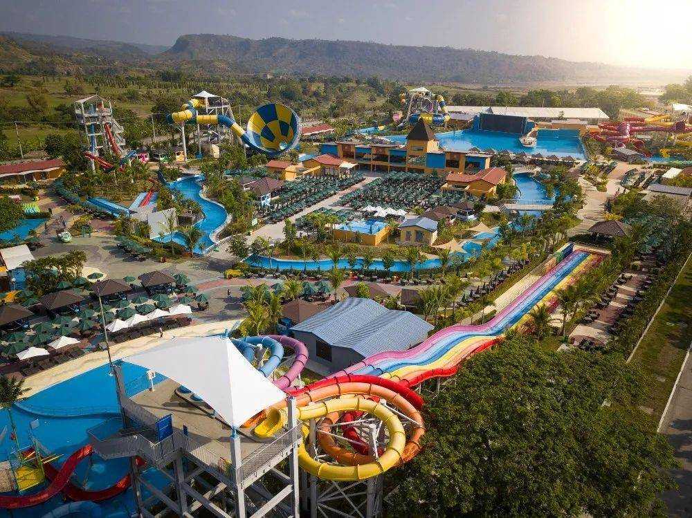 Clark/Angel City-Aqua Planet Clark, the largest water park in the Philippines, is back!