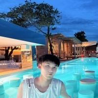 Hua Hin Beach Club outdoor swimming pool, enjoy a pleasant seaside night