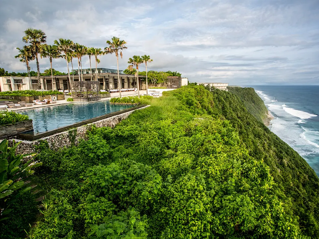 Bali-A paradise built on a cliff, a romantic and timeless honeymoon destination. I Bali Alila Hotel