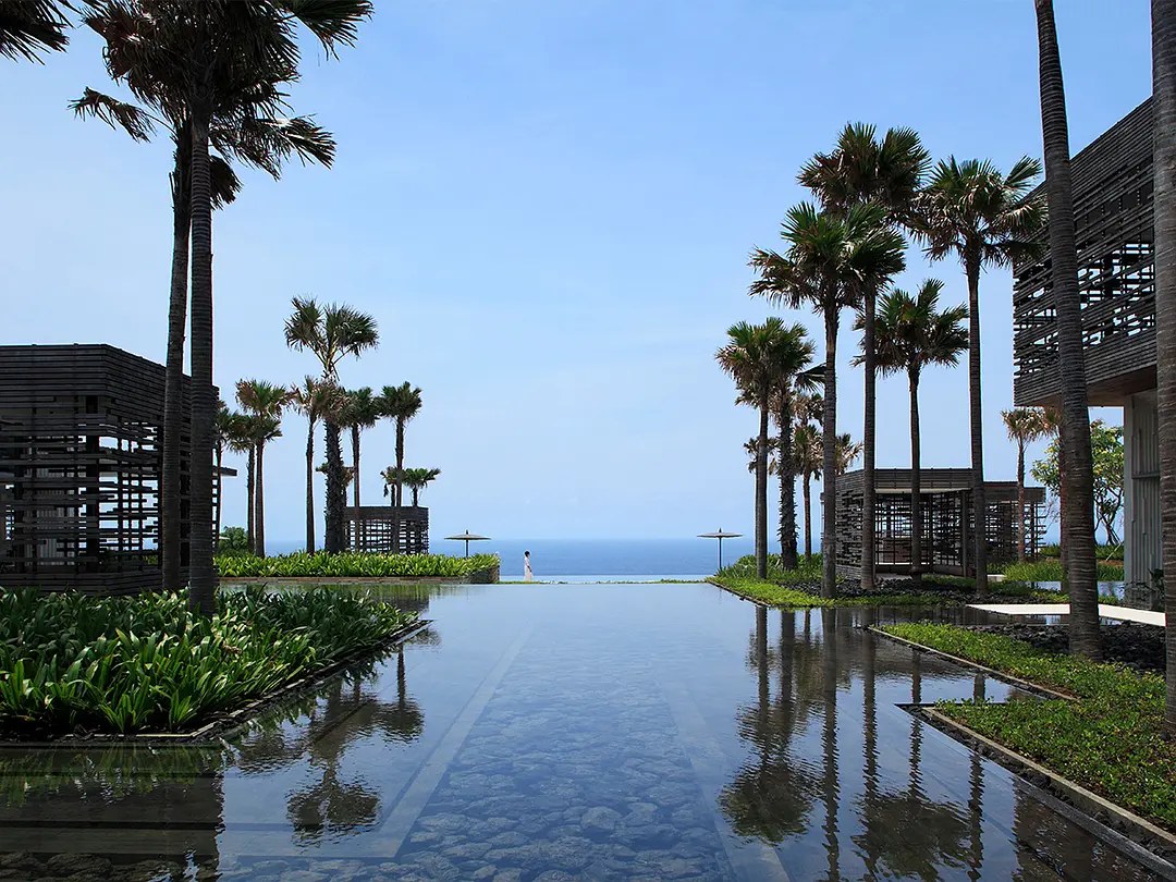 Bali-A paradise built on a cliff, a romantic and timeless honeymoon destination. I Bali Alila Hotel