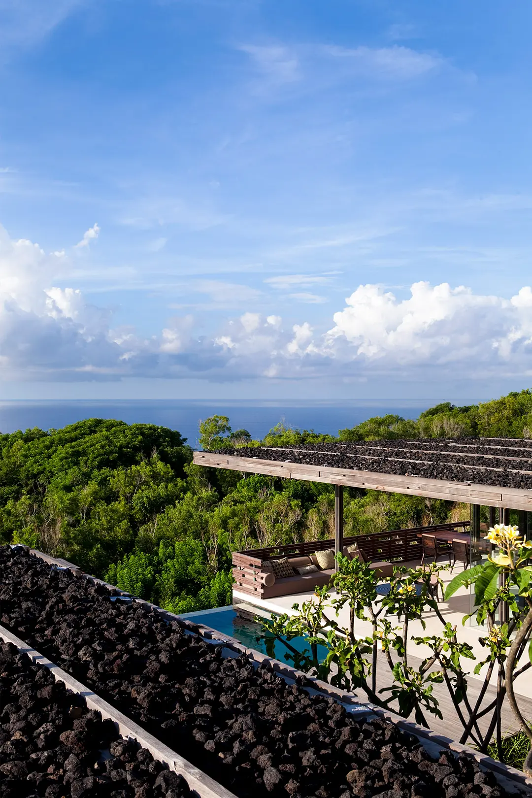 Bali-A paradise built on a cliff, a romantic and timeless honeymoon destination. I Bali Alila Hotel