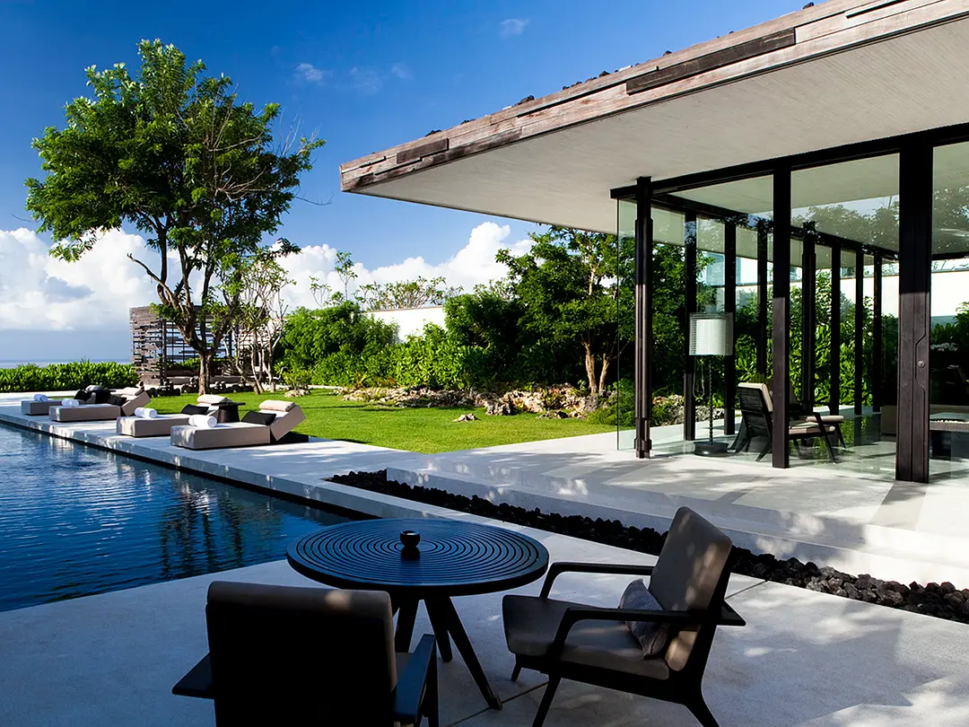 Bali-A paradise built on a cliff, a romantic and timeless honeymoon destination. I Bali Alila Hotel