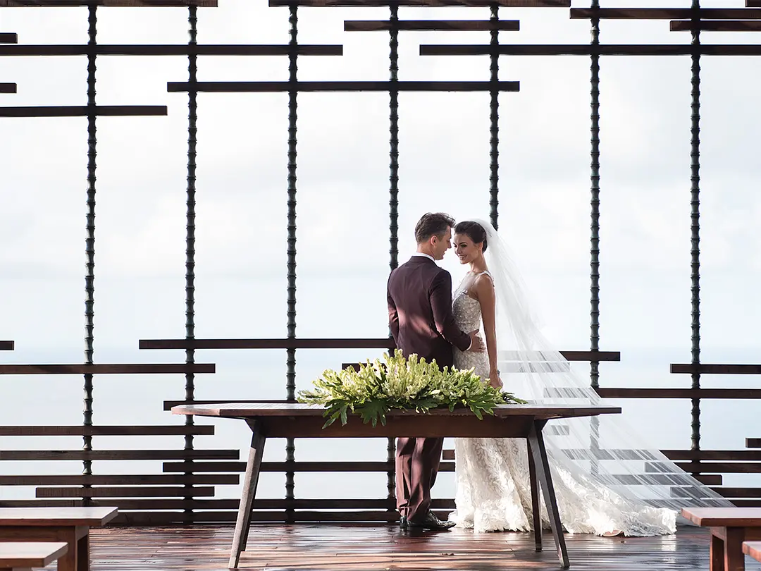 Bali-A paradise built on a cliff, a romantic and timeless honeymoon destination. I Bali Alila Hotel