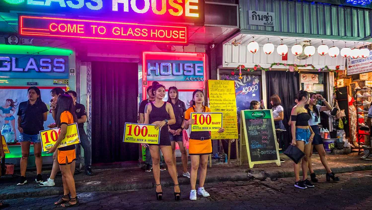 Pattaya-Why is Pattaya called a man’s paradise? How rich is its nightlife? Rent a wife to tell you