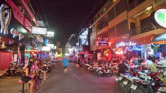 Pattaya-Why is Pattaya called a man’s paradise? How rich is its nightlife? Rent a wife to tell you