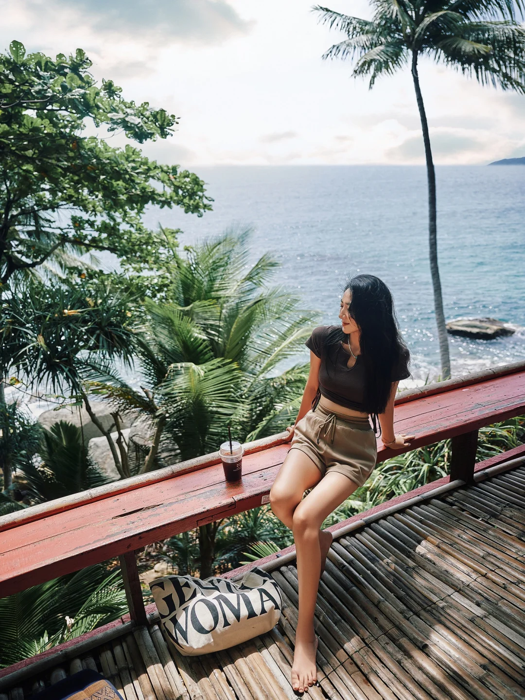 Phuket-The beautiful cliff cafe in Phuket did not deceive me, the jungle cliff, the sea and the coconut trees