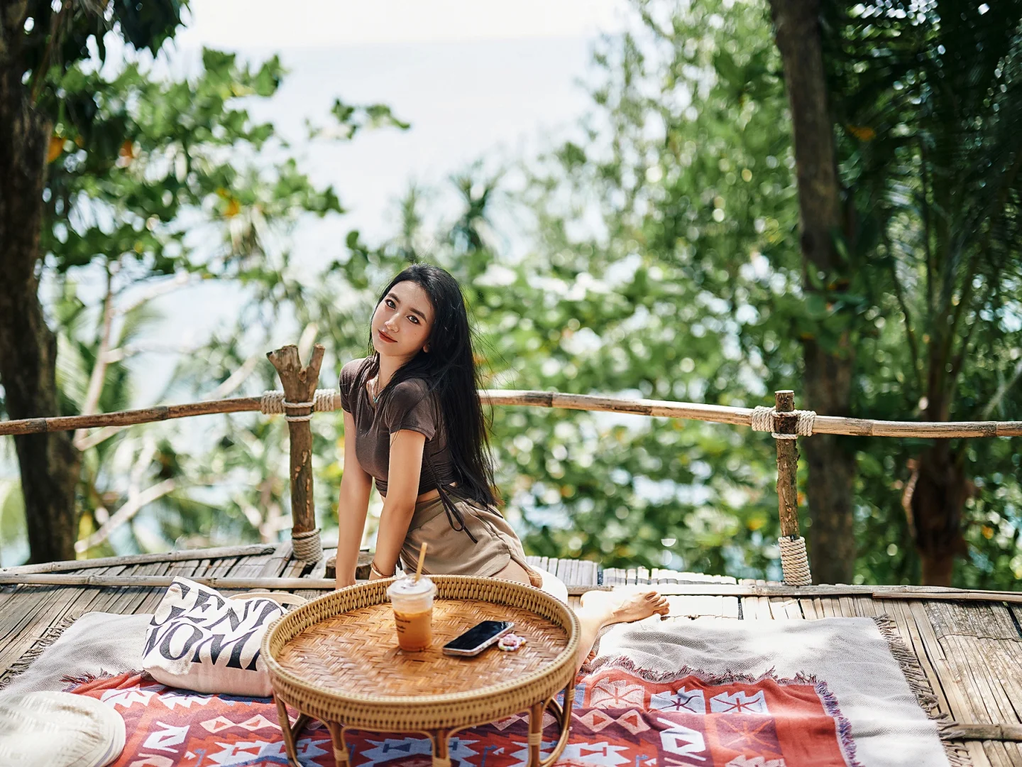 Phuket-The beautiful cliff cafe in Phuket did not deceive me, the jungle cliff, the sea and the coconut trees