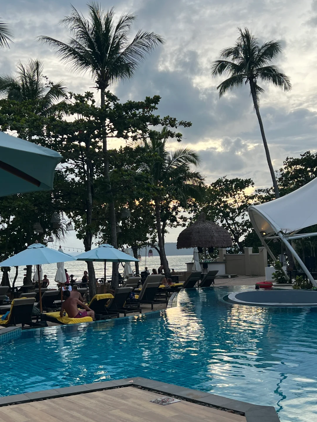 Krabi-Centara Ao Nang Beach Resort and Sofitel Krabi Hotel Staying Experience