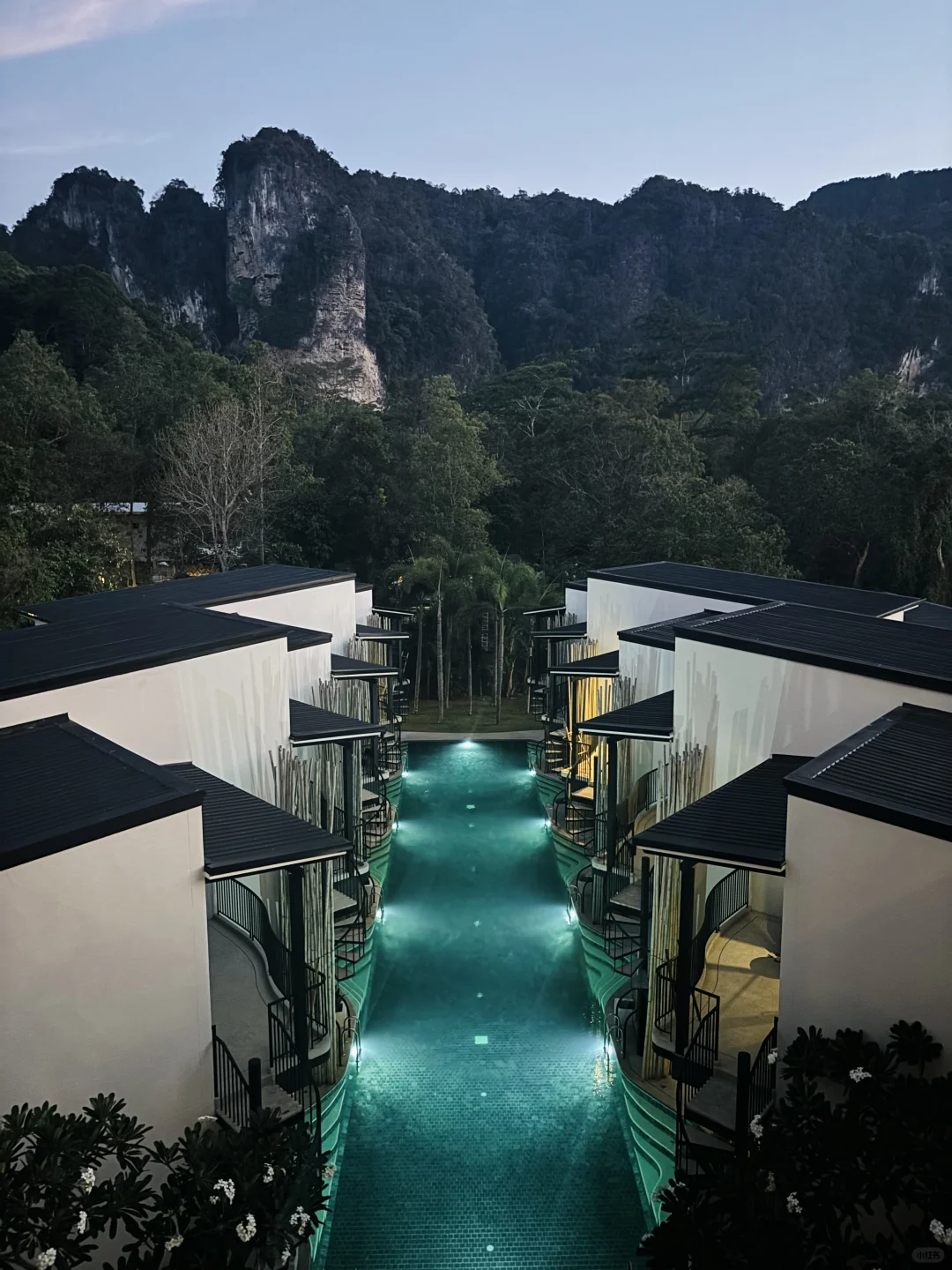 Krabi-Watch the sunrise over the mountains at Anana Ecological Resort in Krabi🌅